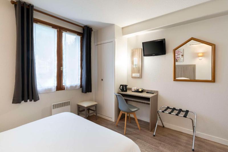 Standard Double Room image 1