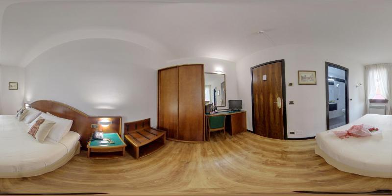 Small Double Room image 1