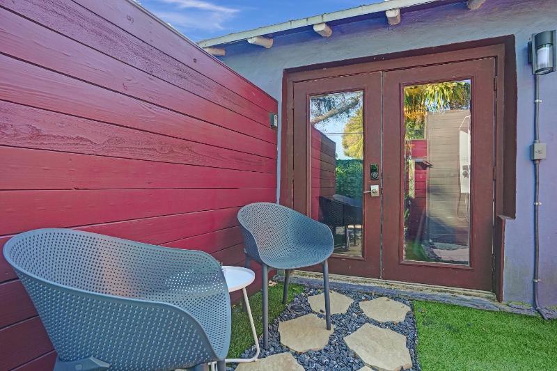 Kiki 1 - Men's Clothing optional Guest Houses - image 5