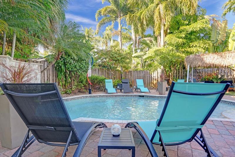 Kiki 1 - Men's Clothing optional Guest Houses - image 15