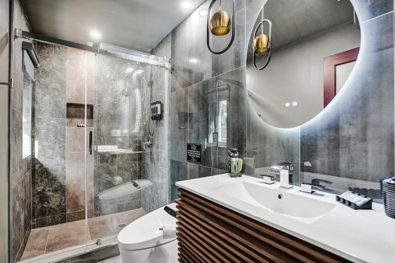 Kiki 3 - Men's Clothing optional Guest Houses - image 12