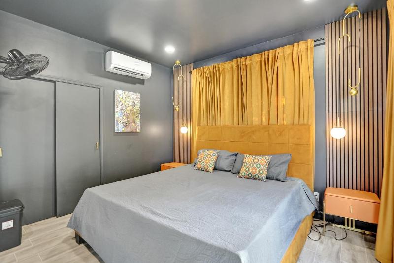 Kiki 4 - Men's Clothing optional Guest Houses - image 18