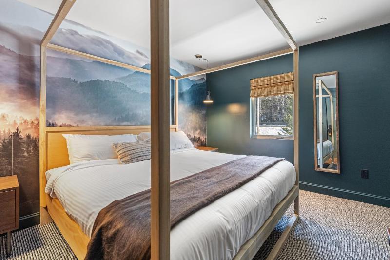 King Room with Garden View image 4