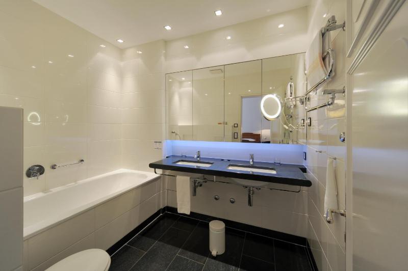 Standard Double Room image 2