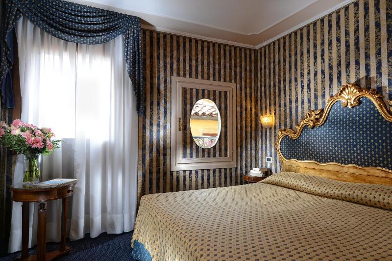 Junior Suite with San Marco View image 2