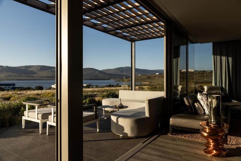 Benguela Cove - Milk and Honey - image 3