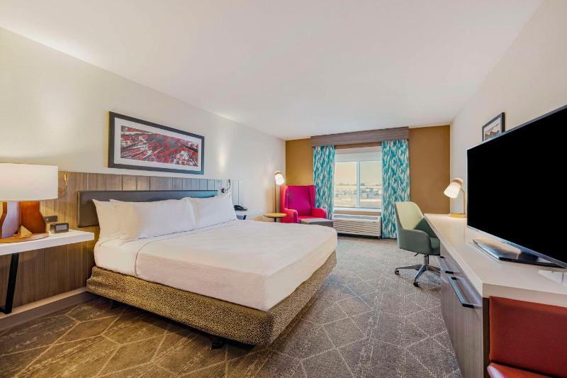 King Room image 3