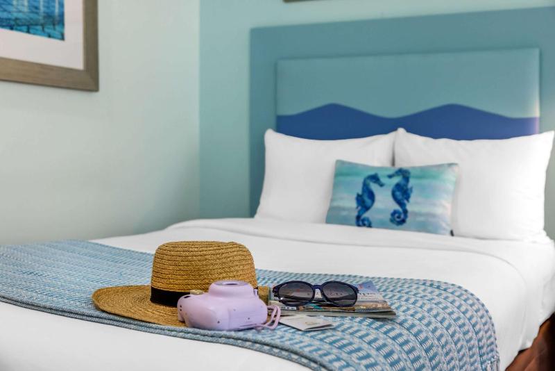 Standard Double Suite with Two Double Beds image 3