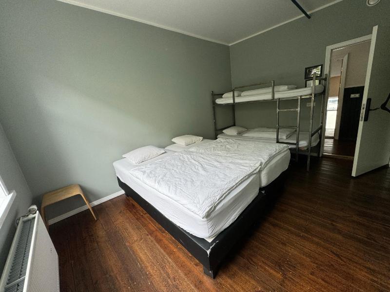 Bed in 4-Bed Mixed Dormitory Room image 2