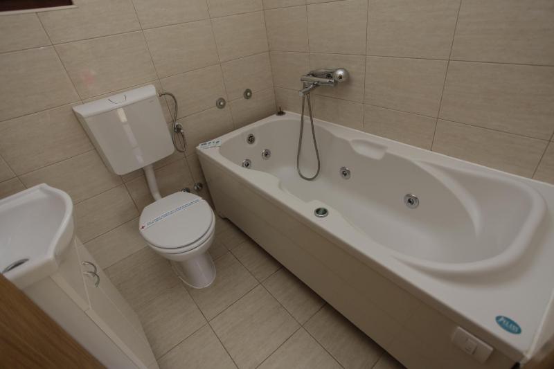 Deluxe Double Room image 2