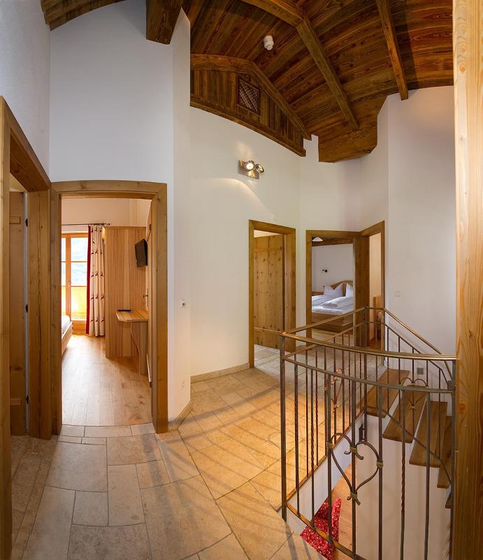 Chalet (8 Adults) image 1