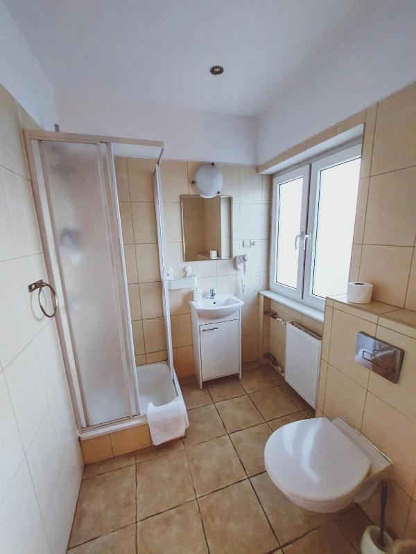 Pod starymi lipami - image 15