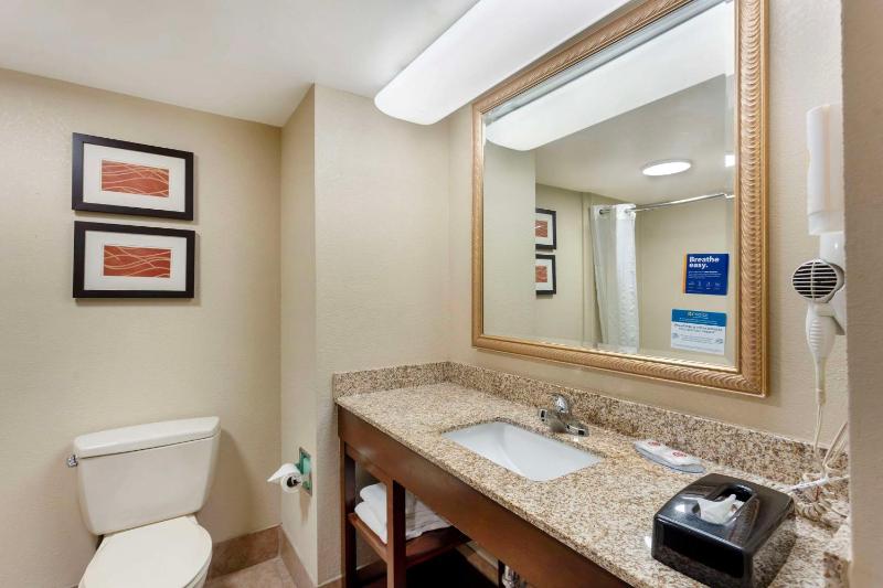 King Room - Non-Smoking image 2