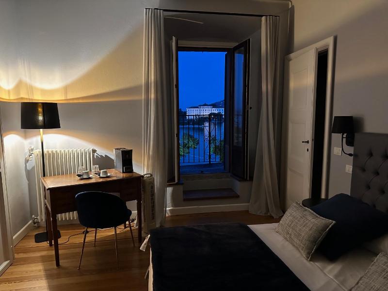 Triple Room with Lake View image 1