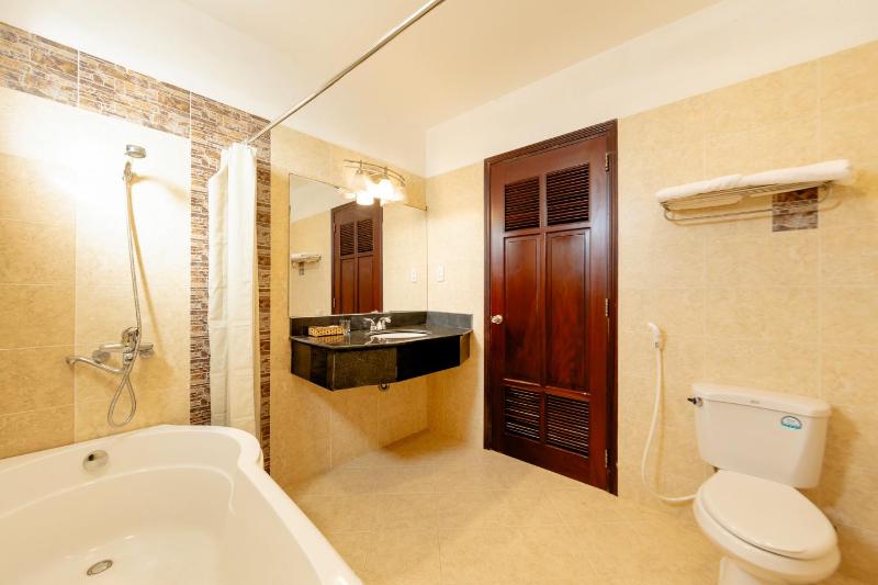Hùng Phong Hotel - Near Dalat Market - image 6