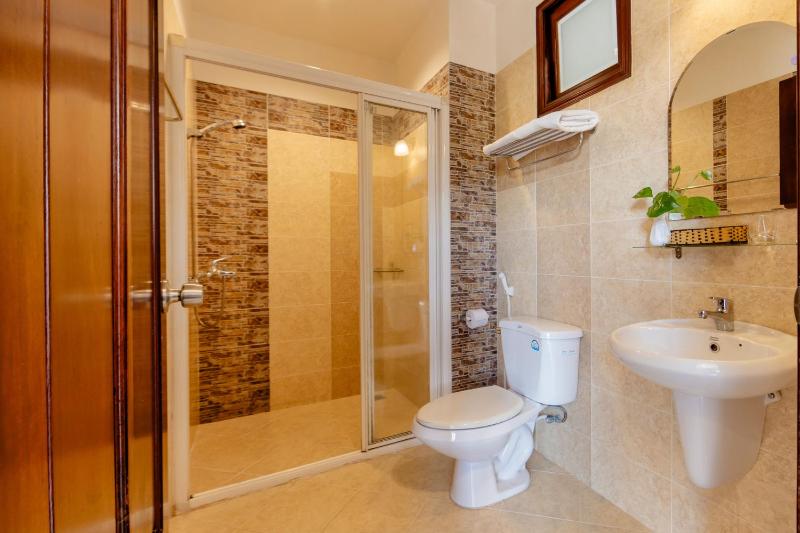 Hùng Phong Hotel - Near Dalat Market - image 37