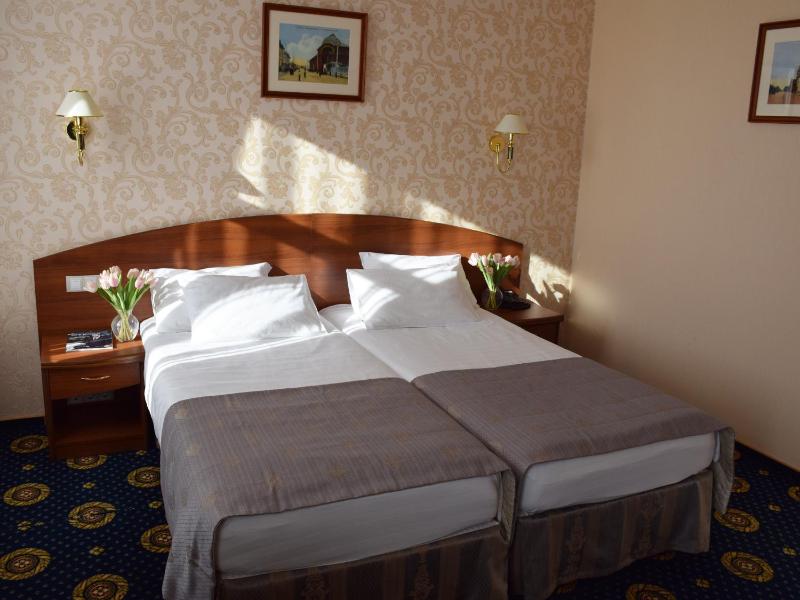 Standard Double or Twin Room image 3