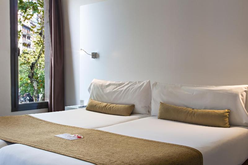 Twin Room image 1