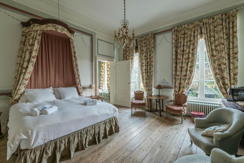 Deluxe Double Room image 1