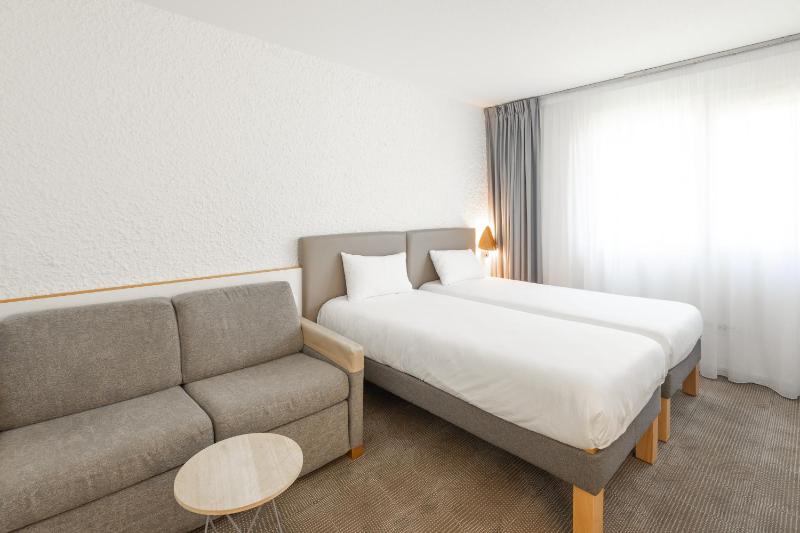 2 Adjacent Rooms image 2