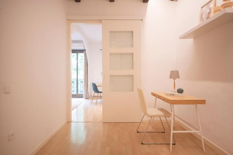 One Bedroom Apartment in Carrer Aragó - image 6