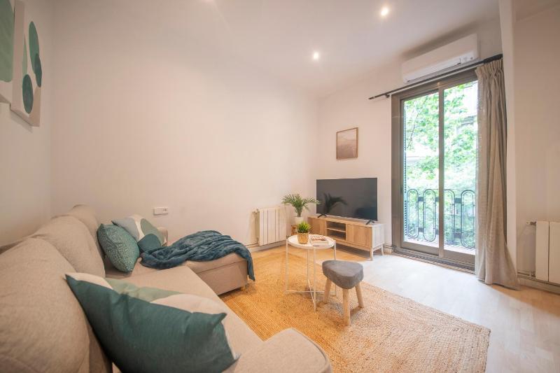 One Bedroom Apartment in Carrer Aragó - image 5