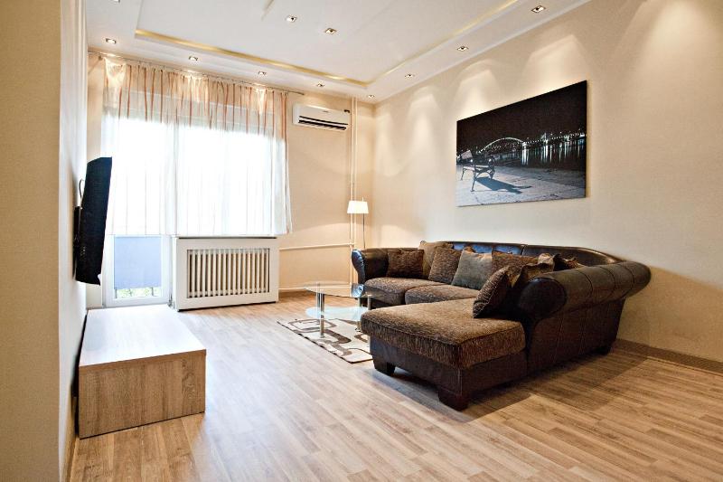Feel Belgrade Bohemian Apartment - image 1