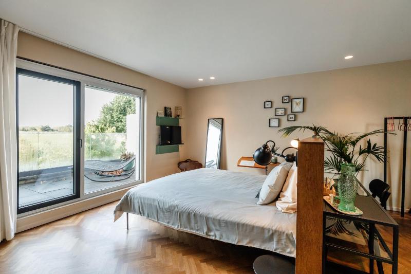 Deluxe Double Room with Patio image 2