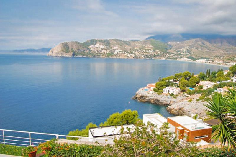 Deluxe Villa image 3