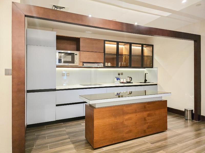 Executive Two-Bedroom Suite City View image 4