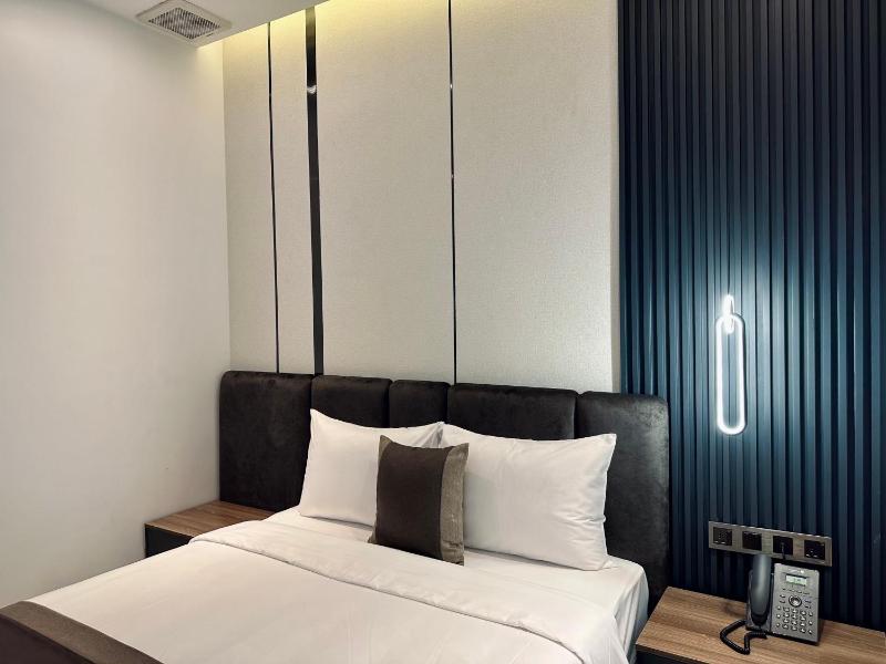 LION 15 Hotel - image 13