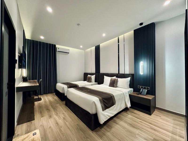 LION 15 Hotel - image 11