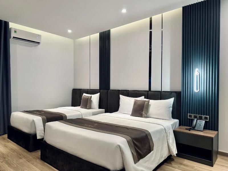 LION 15 Hotel - image 36