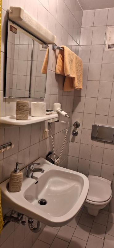 Single Room image 2