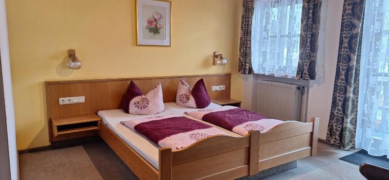 Triple Room with Balcony image 1