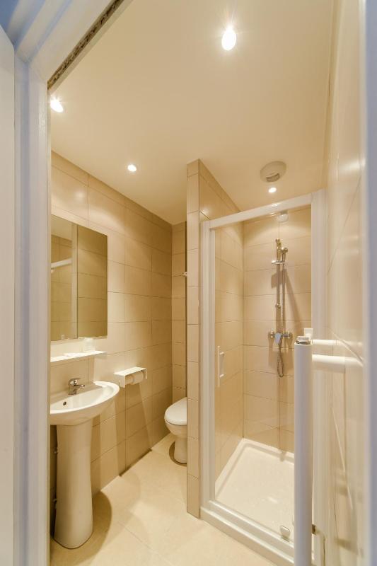 Superior Double Room image 3