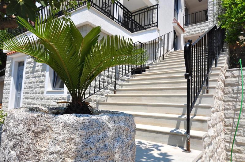 Apartment - Split Level image 2