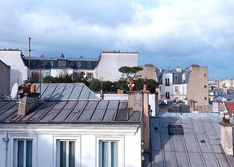 Double Room with Balcony image 3