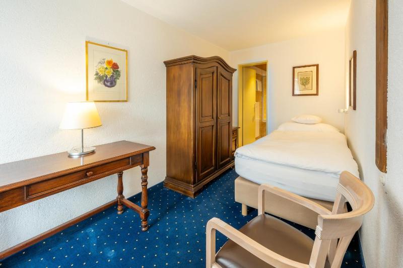 Two-Bedroom Apartment with Matterhorn view image 2