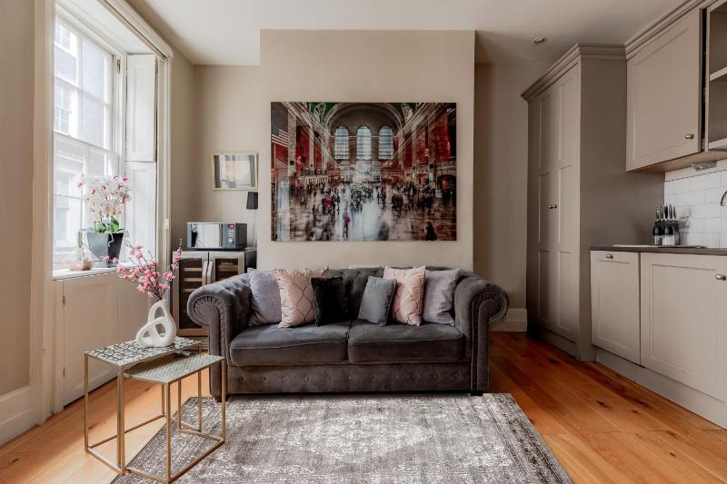 Deluxe Apartment image 2