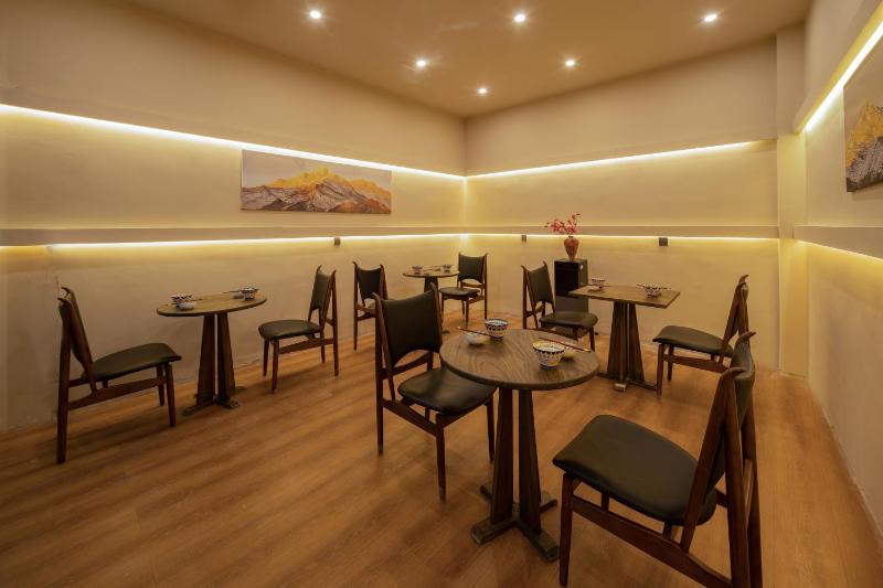 Lijiang Yunmuwan provides breakfast and afternoon tea offers free airport shuttle service The hotel provides a platform for visiting the ancient city and Yulong snow - image 26