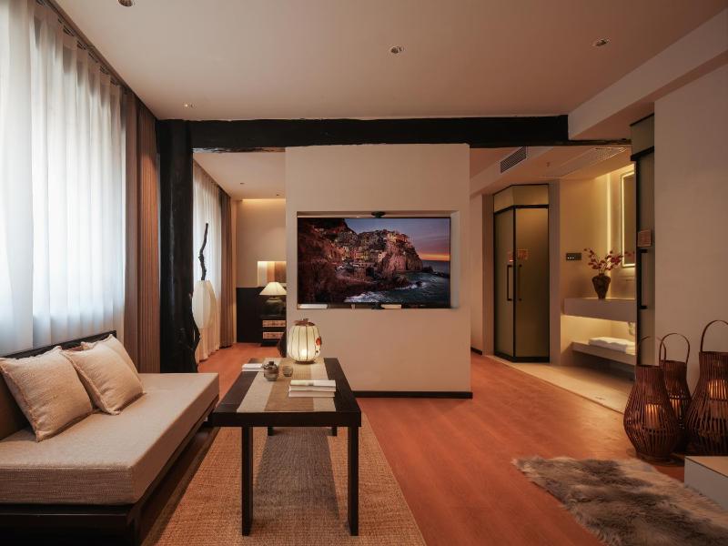 Lijiang Yunmuwan provides breakfast and afternoon tea offers free airport shuttle service The hotel provides a platform for visiting the ancient city and Yulong snow - image 18