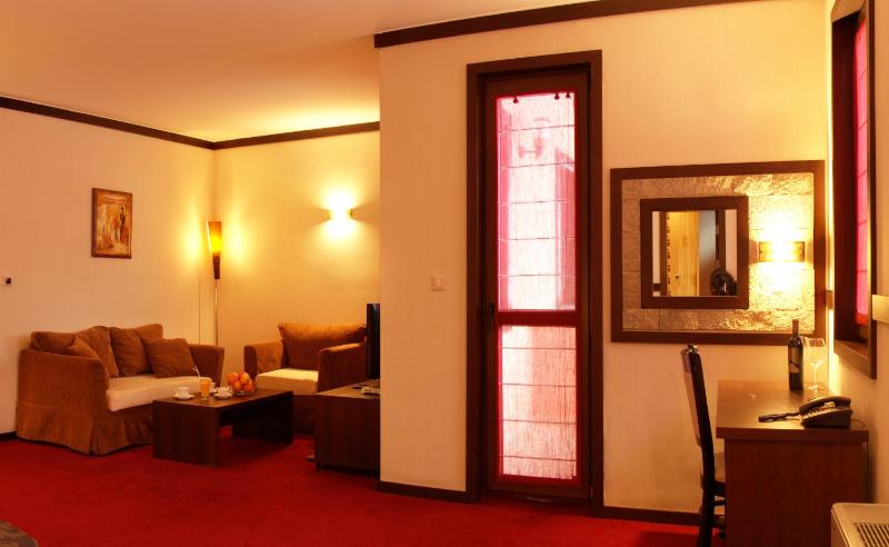 Junior Suite with Balcony image 3