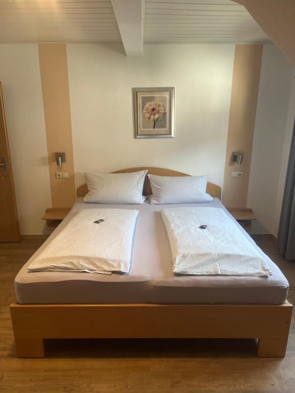 Double Room image 1