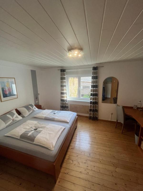 Double Room image 2