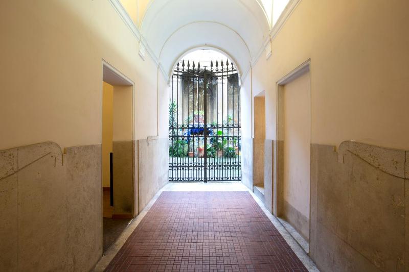 Luxury Apartment image 3