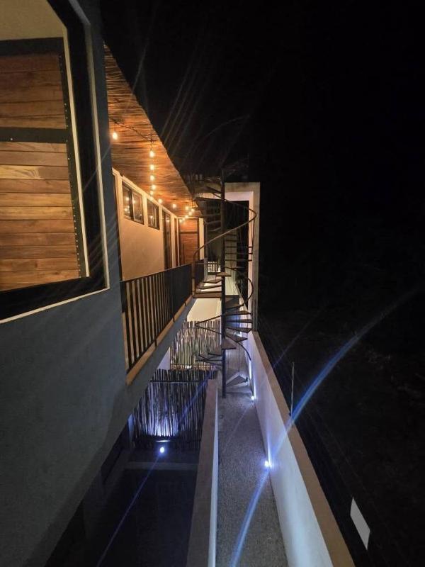 Brand New Penthouse Jungle Views 2 Bdr Sleeps 6 - image 16
