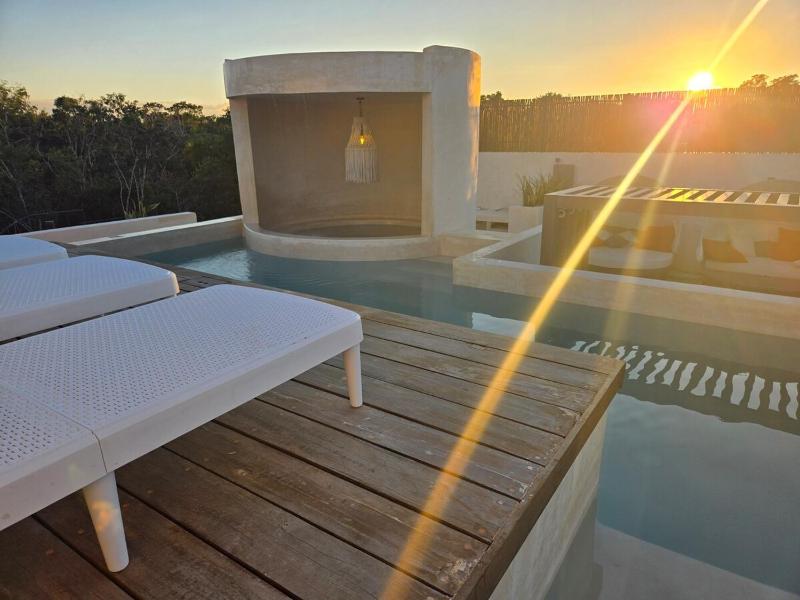 Brand New Penthouse Jungle Views 2 Bdr Sleeps 6 - image 35