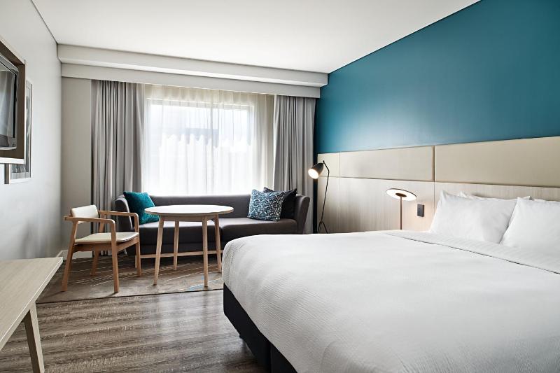 Upgraded Standard Room image 4