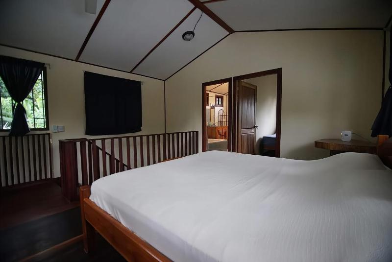 Pavones Point Surf House in Great Location - image 5